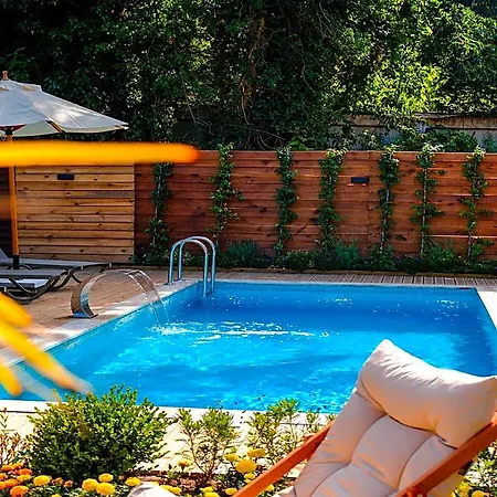 Casa Nuez 3* سبانجا